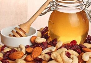 med a ořechy pro zvýšení účinnosti